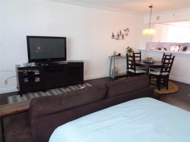 Building Photo - 2501 S Ocean Dr