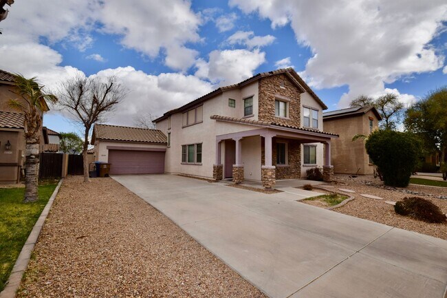 Building Photo - Beautiful Queen Creek home with a Pool!