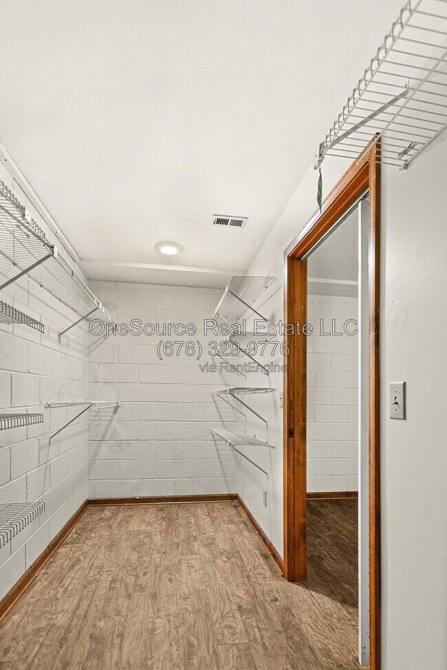 Building Photo - 195 Cross Brook Dr