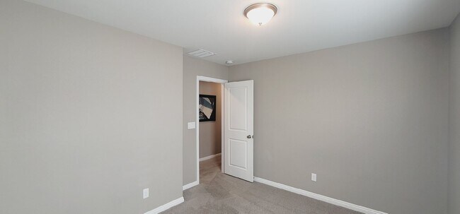 Building Photo - 8745 Boa Vis Ave