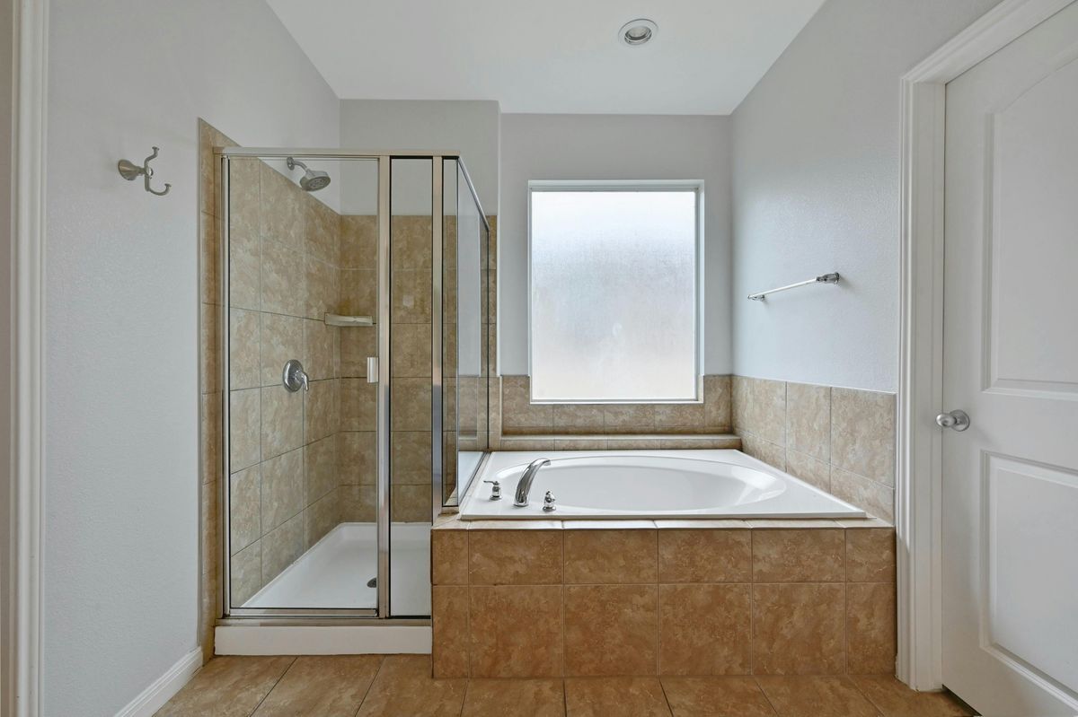 Building Photo - 130 Farm House Rd