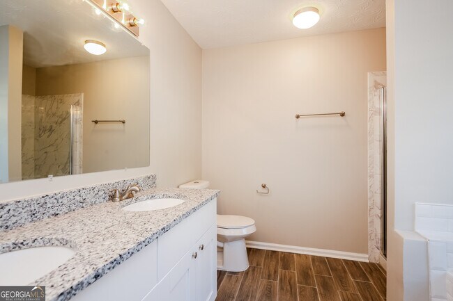 Building Photo - 444 Townsend Bend