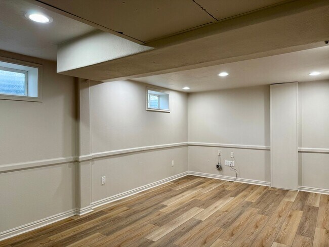 Building Photo - Updated Bountiful Home | 3 Beds, Finished ...