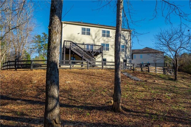 Building Photo - 5875 Chestnut Dr