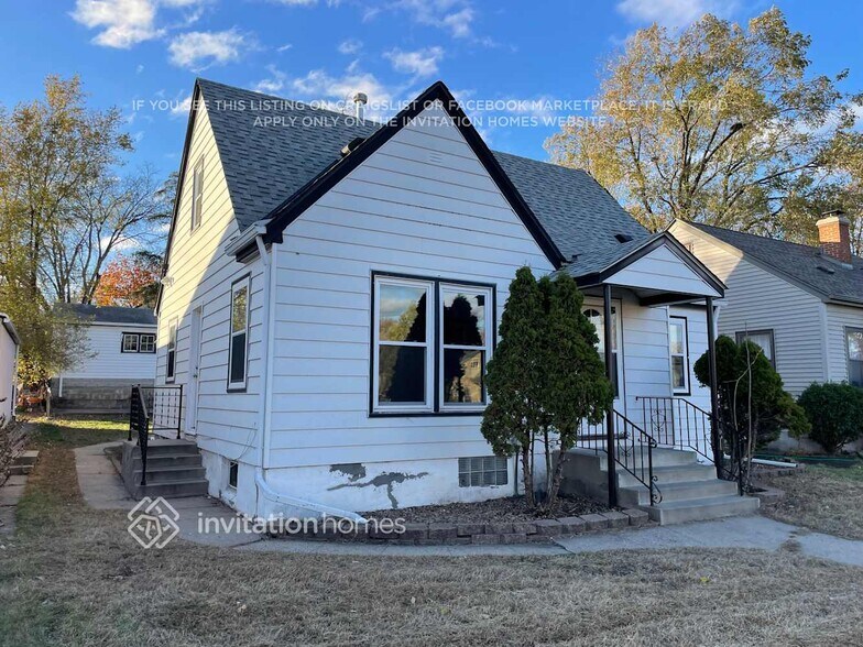 Building Photo - 5240 S 28th Ave