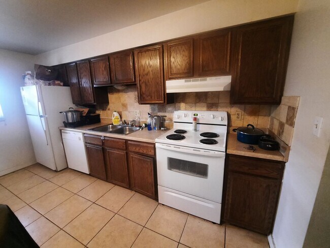 Building Photo - 2 bedroom near downtown Golden | Lots of natural light | Deck