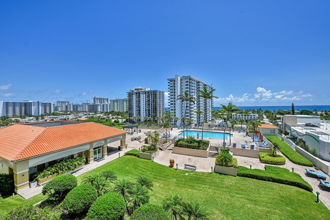 Building Photo - 3020 NE 32nd Ave