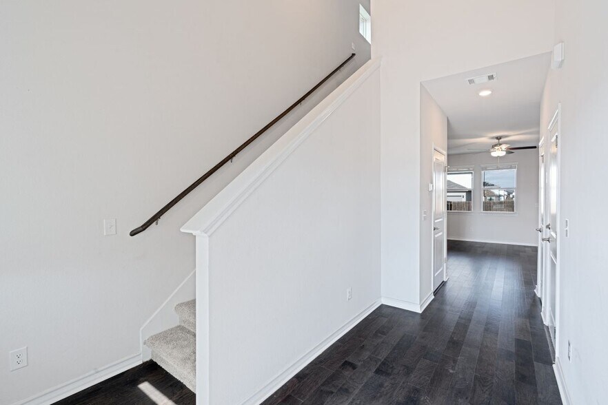 Building Photo - 316 Breccia Trl