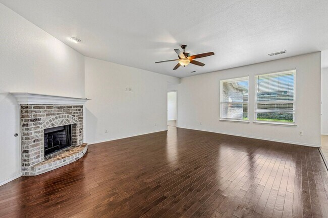 Building Photo - 512 Stableford St