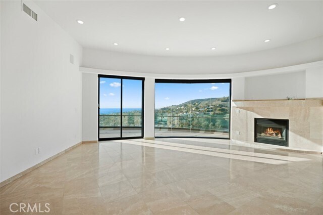 Building Photo - 648 Mystic View