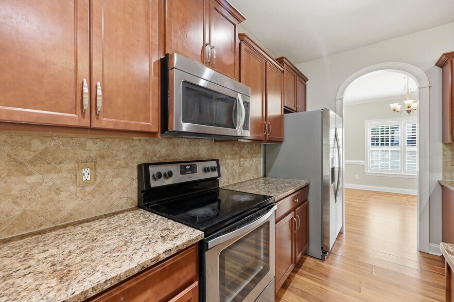 Building Photo - 768 Riverbirch Dr
