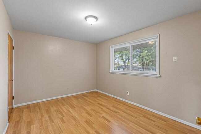 Building Photo - 1040 Bluefield Dr