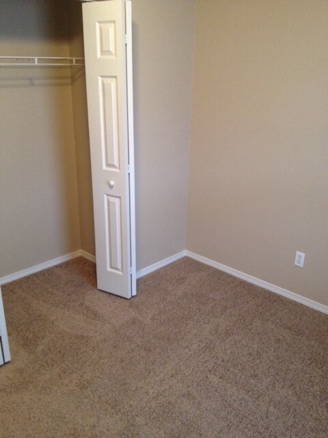 Building Photo - 1013 Deer Trail Ln