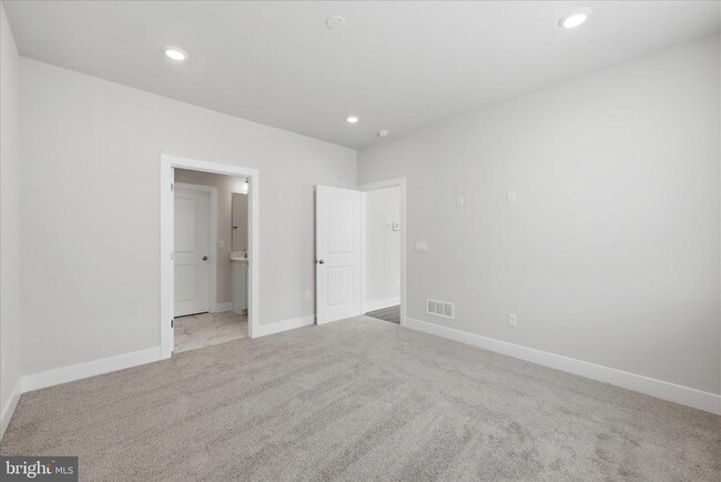 Building Photo - 115 Trellis View Ln