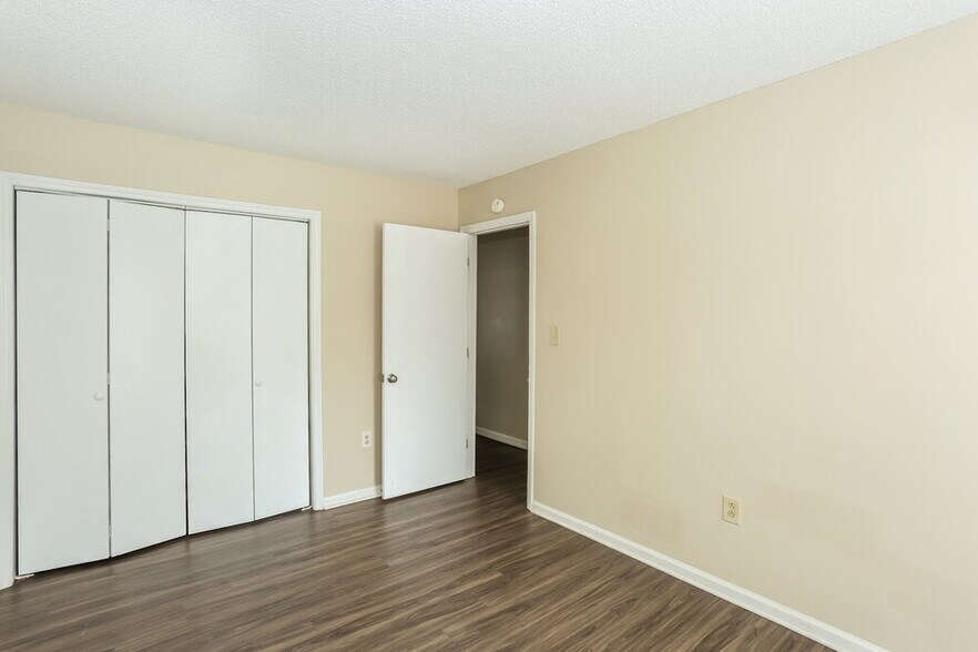 Building Photo - 8127 Sheringham Way