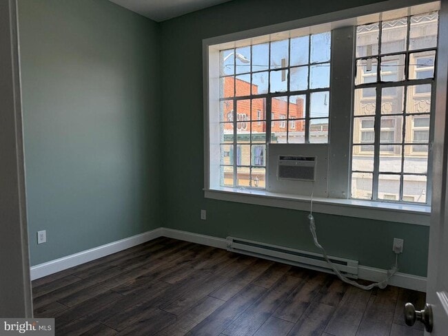 Building Photo - 86 E Commerce St