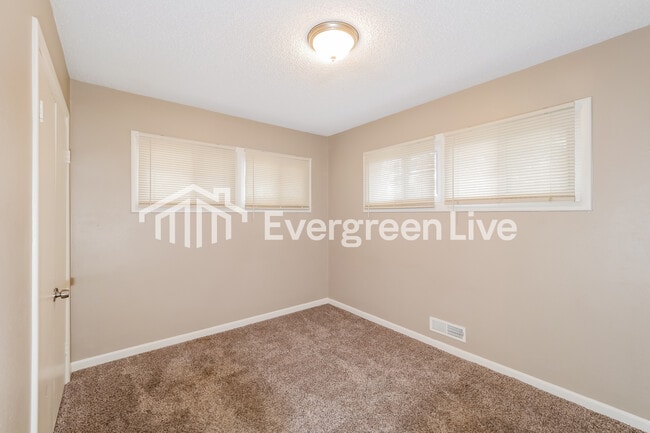 Building Photo - 7611 E 107th St