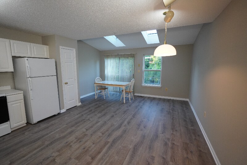 Building Photo - 7480 Catterick Ct