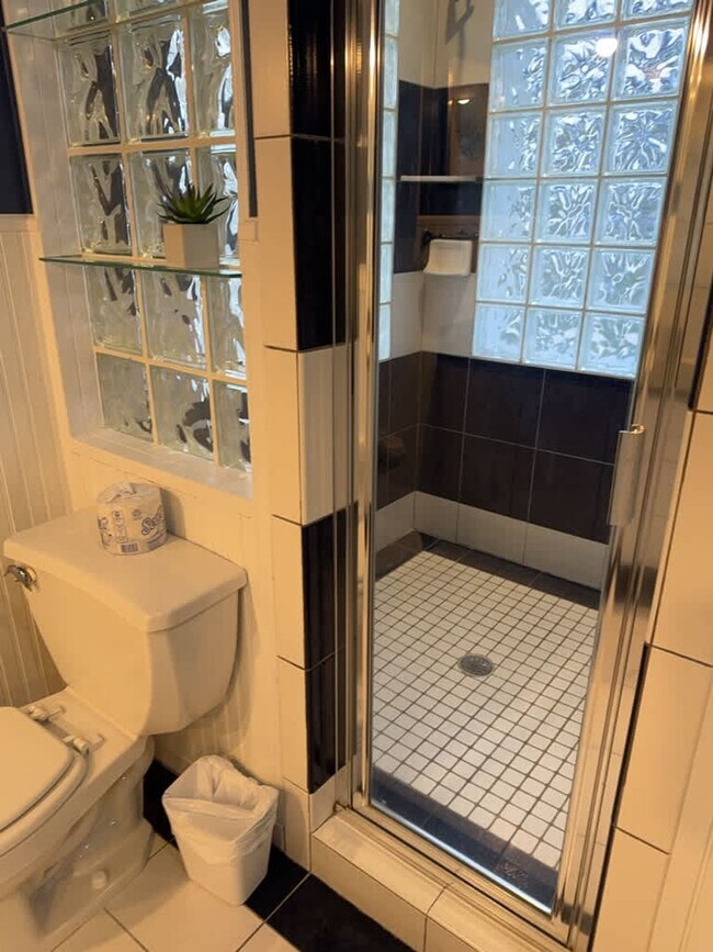 Building Photo - 62 Moody Dr