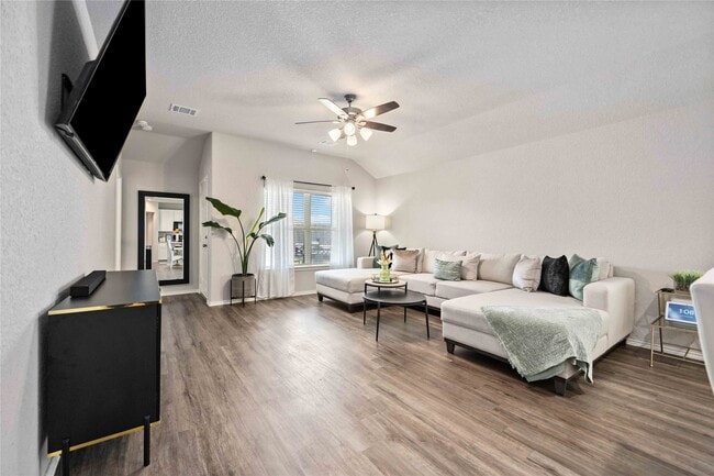 Building Photo - 10527 Meadow Saffron Dr