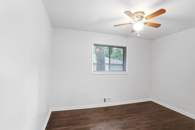 Building Photo - 2200 Camp Ground