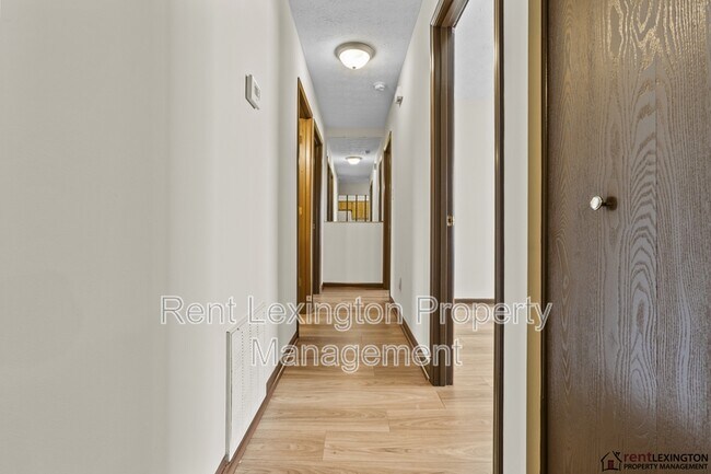 Building Photo - 3186 Beaver Creek Dr