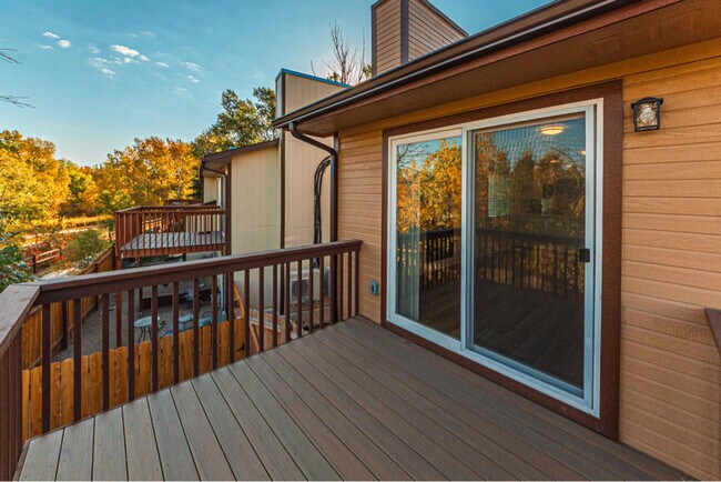 Building Photo - 6731 Dublin Loop W