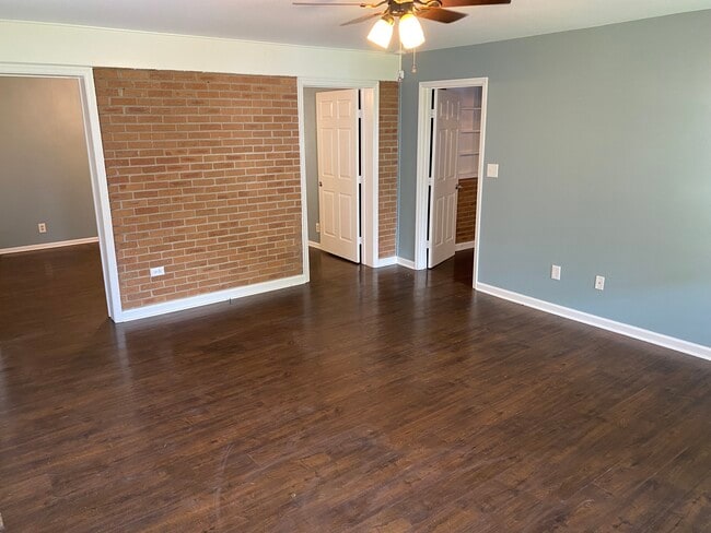 Building Photo - 4008 Knud Dr