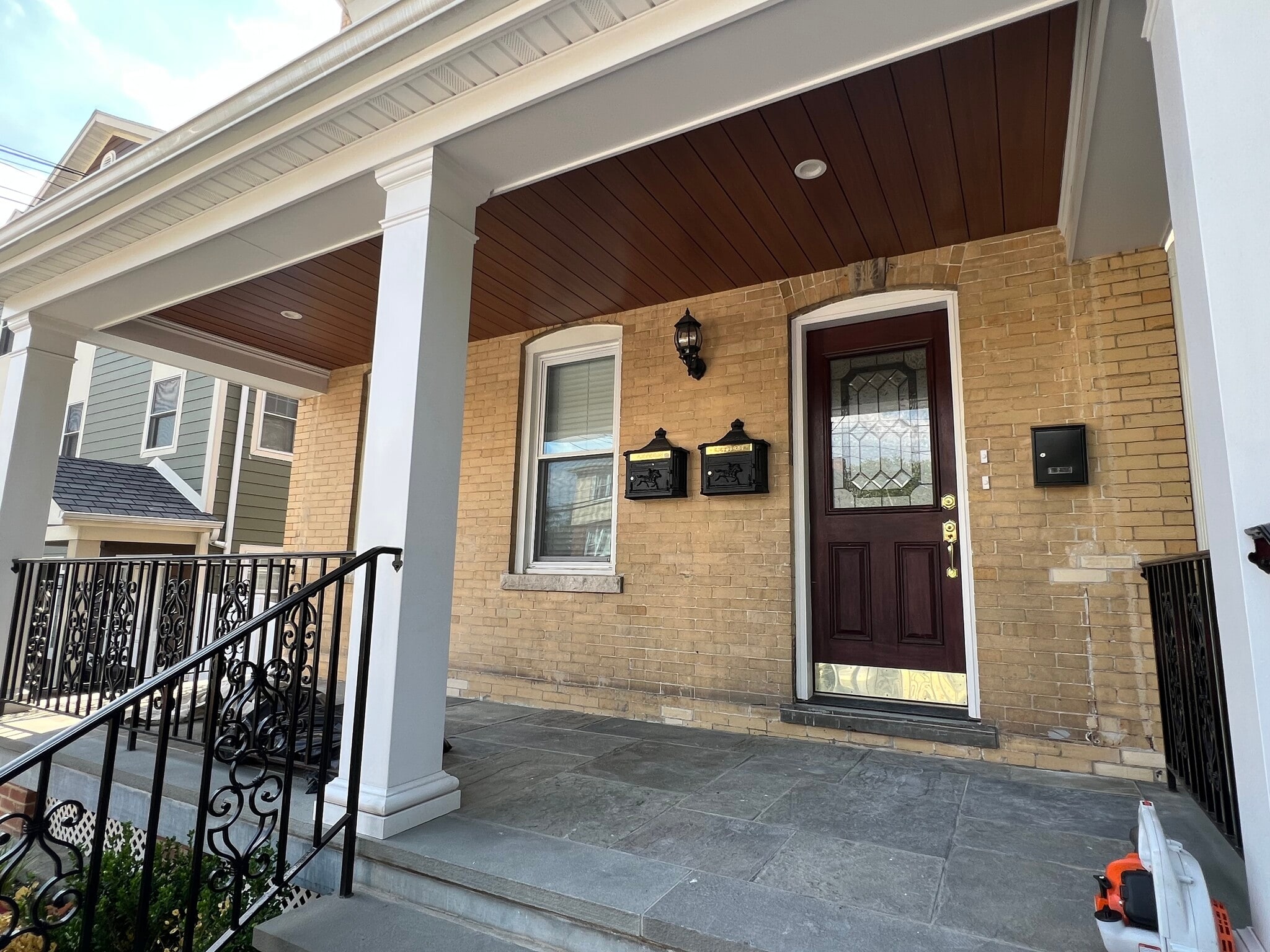Front porch - 434 Locust St