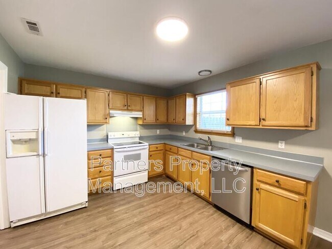 Building Photo - 831 N 54th Ave