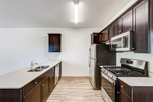 Building Photo - 7420 Tonka Ln