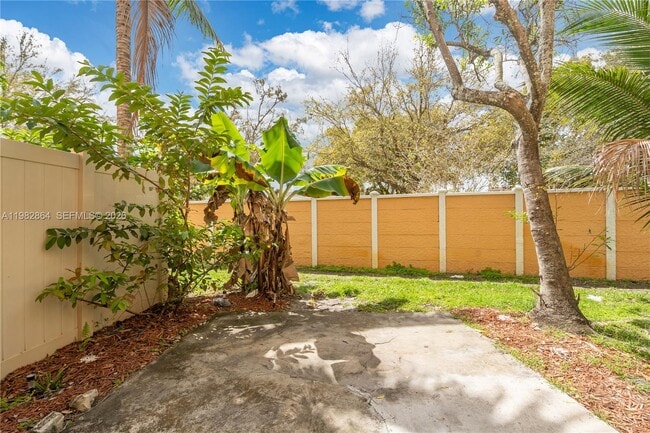 Building Photo - 2400 SW 87th Way