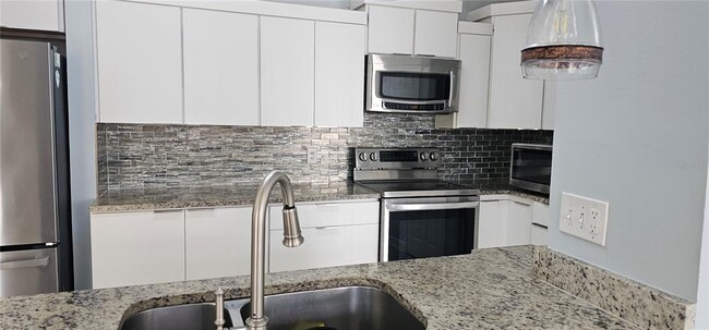 Building Photo - 14321 Mandolin Dr