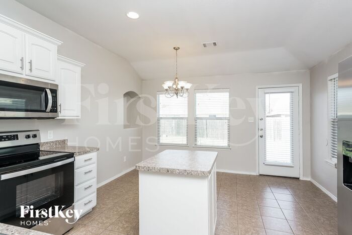 Building Photo - 2016 Cattle Creek Rd