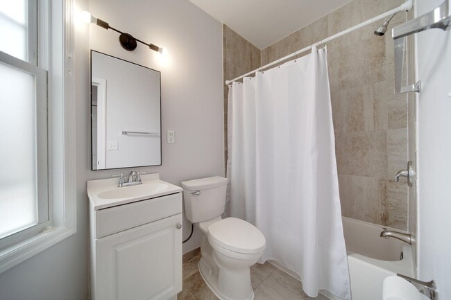 Building Photo - 132 Lincoln St