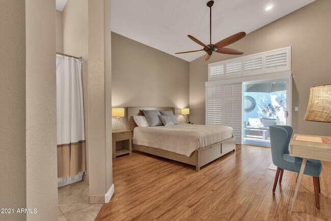 Building Photo - 1138 E Amberwood Dr