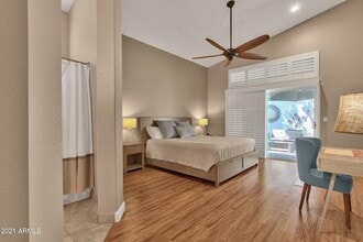 Building Photo - 1138 E Amberwood Dr