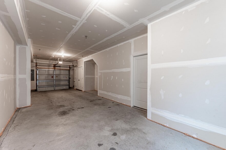 Building Photo - 201 S Macon St