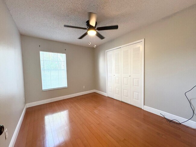 Building Photo - 690 Roaring Dr