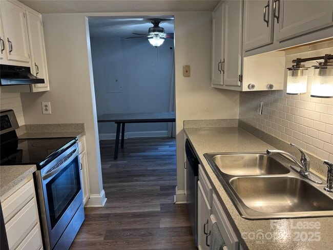 Building Photo - 1201 Scaleybark Rd