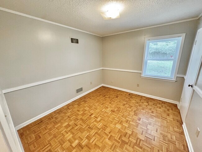 Building Photo - 5022 Harrington Ave