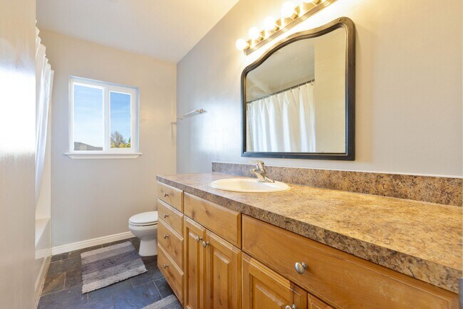 Building Photo - 602 Trejo St