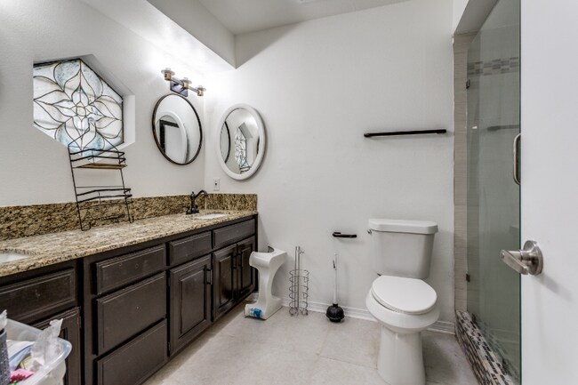 Building Photo - 105 Douglas Dr