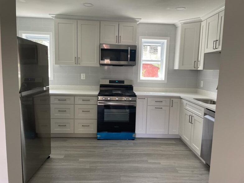 Main Floor - 5013 Nantucket Rd