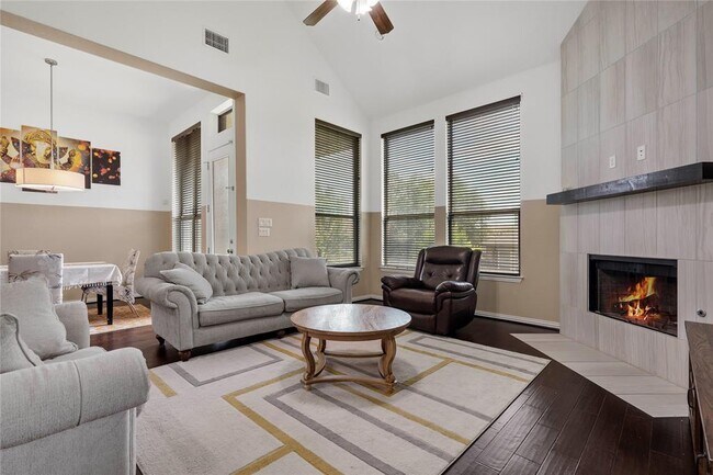 Building Photo - 400 Garner Park Dr