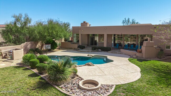 Building Photo - 7944 E Parkview Ln