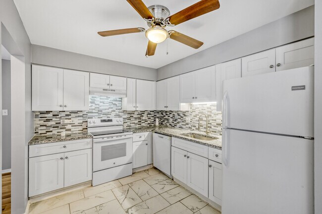 Building Photo - 147 W Elk Trail