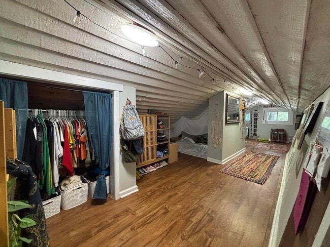 Building Photo - 123 Westridge Dr