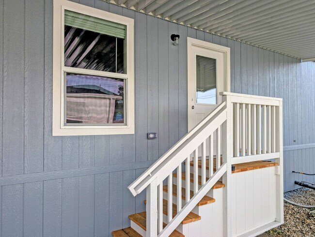 Building Photo - 400 Sulphur Bank Dr