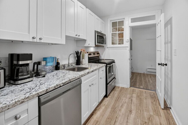 Building Photo - 1211 Simms Pl NE